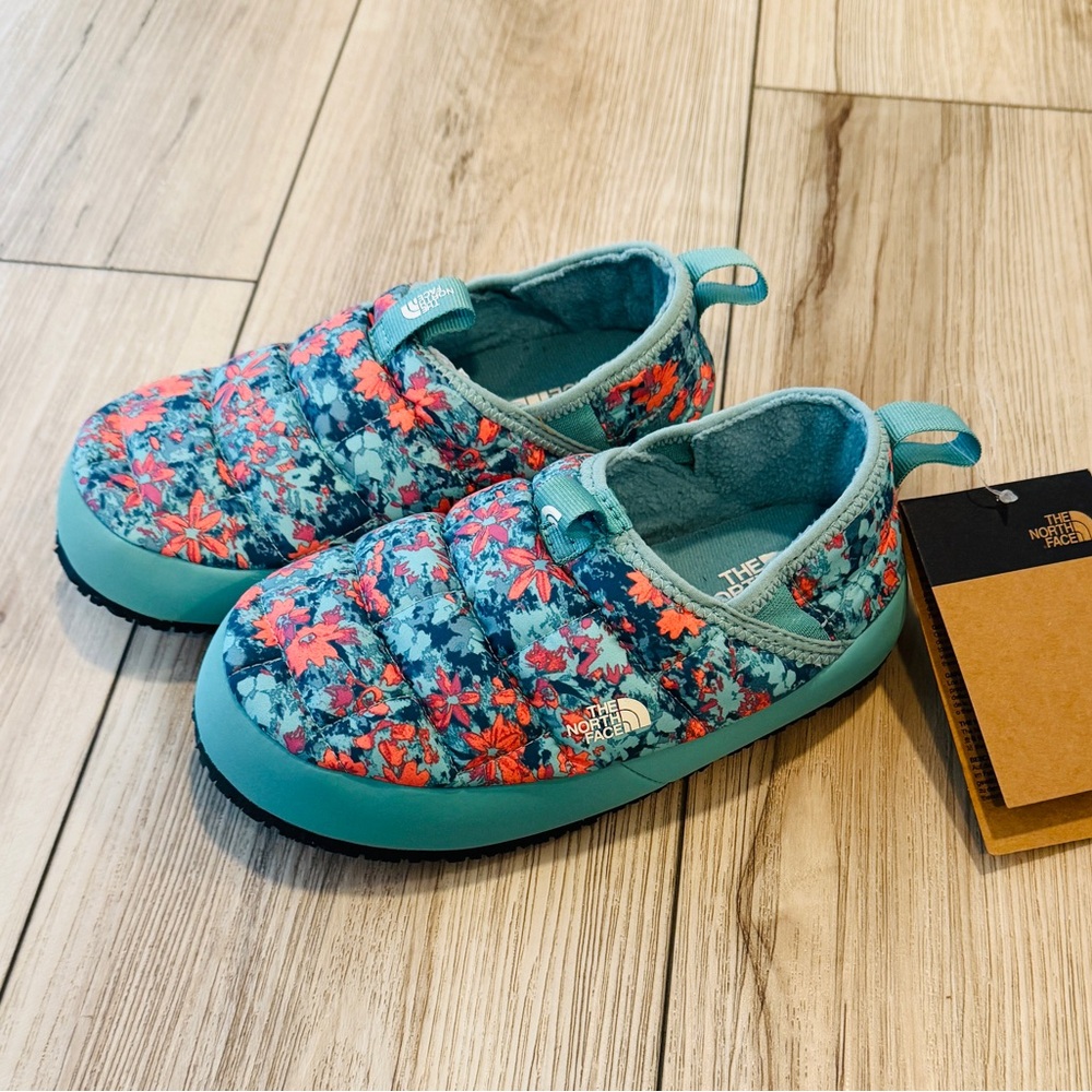 NWT The North Face Kids' warm shoes